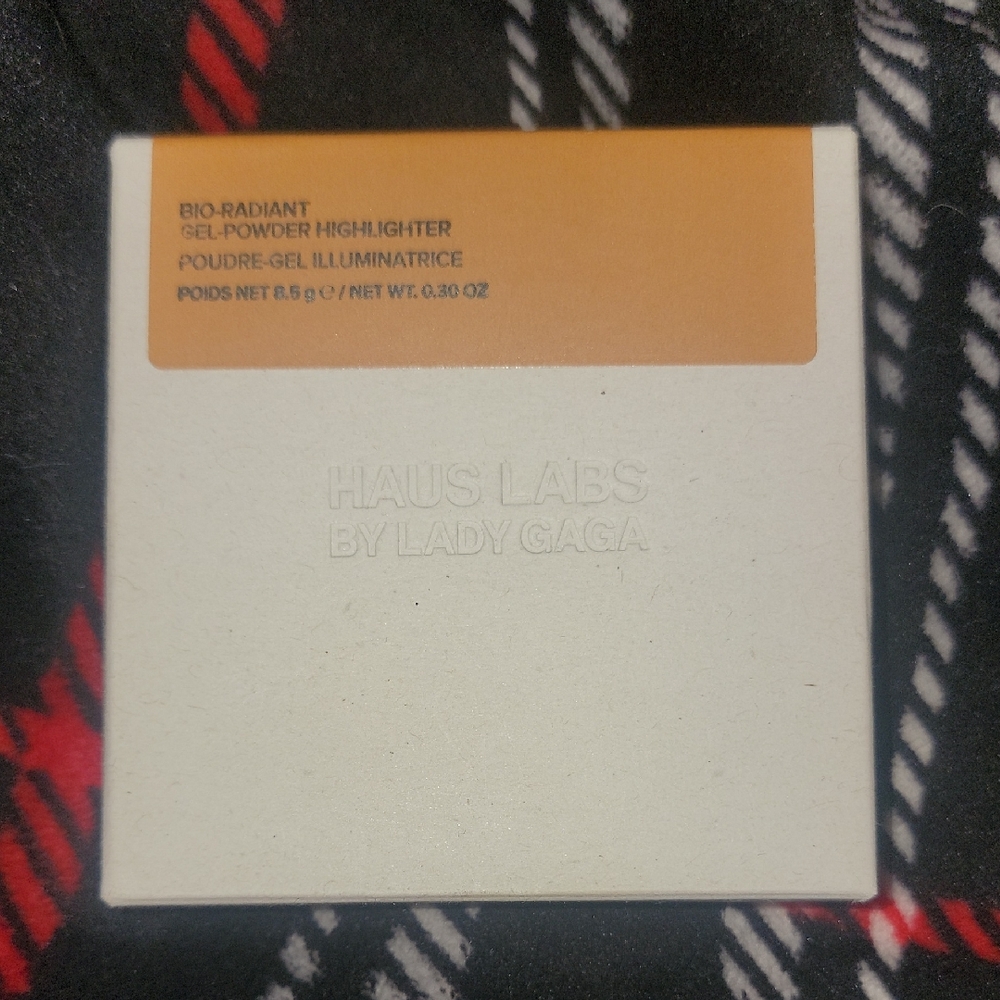 Haus Labs by Lady Gaga Bio-Radiant Gel-Powder Highlighter in shade Raw Amber